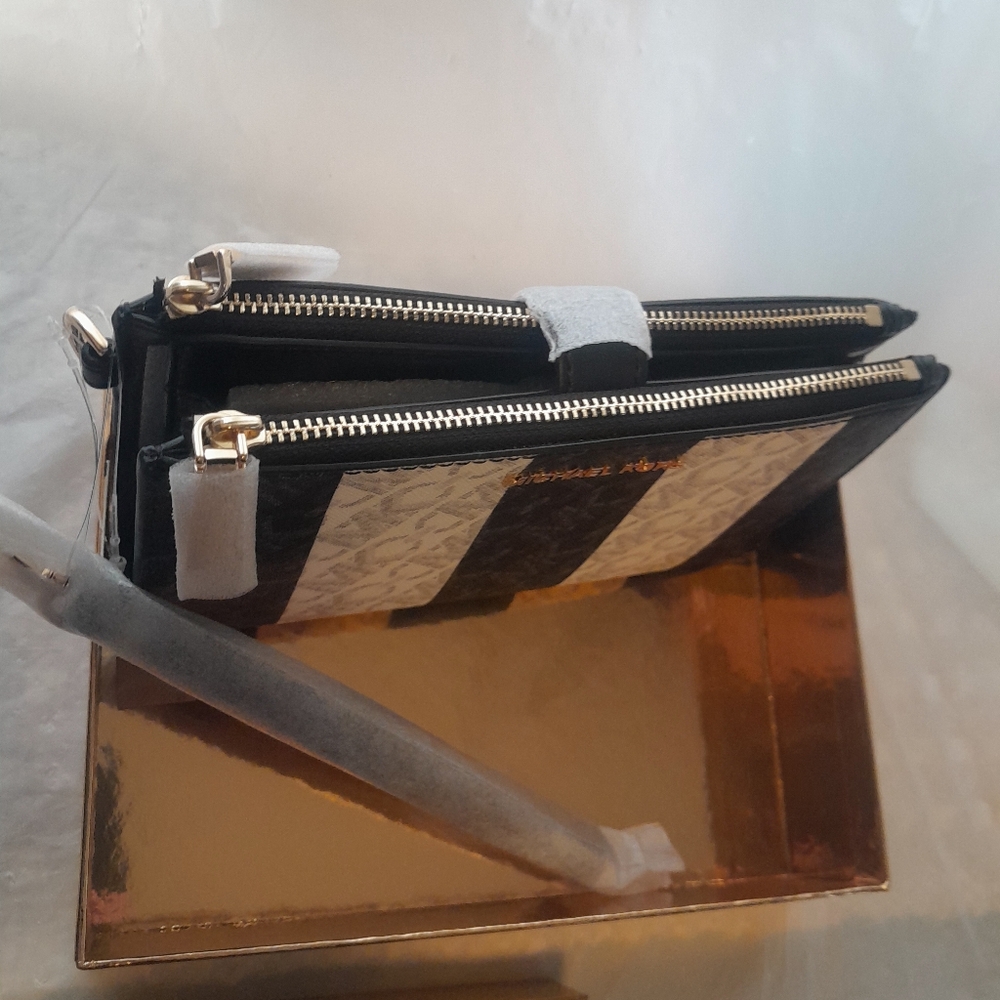 Michael Kors Double Wristlet Wallet Black Detachable  NWT Holds Your Phone - Picture 10 of 10